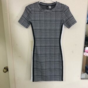H&M Black & White Plaid Mini Dress Size 4 Bodycore Sexy Black White Strip Side